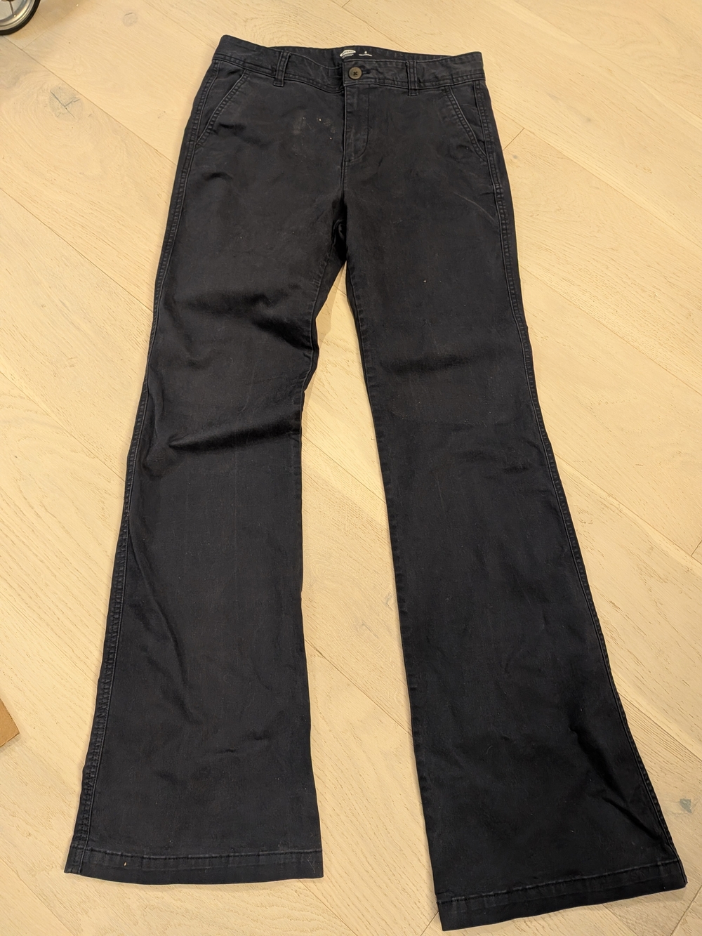 Old Navy Tall Black Flare Jeans with High Rise - Picture 3 of 7